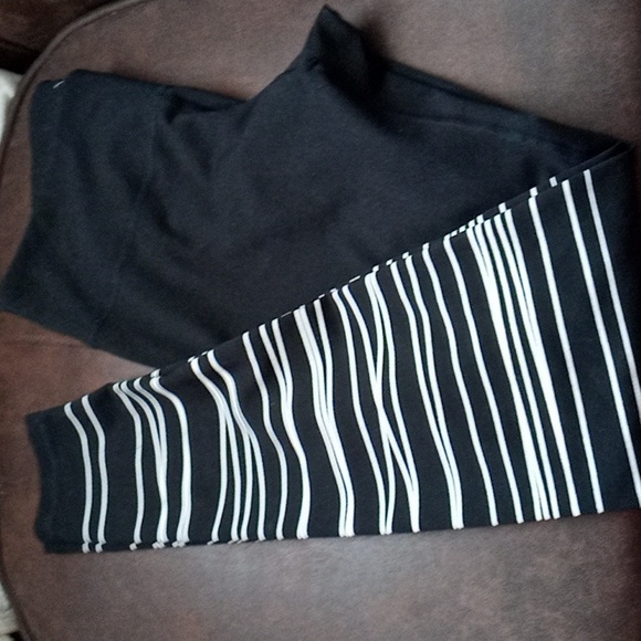 Old Navy Active Fitted Size Large Leggings - Picture 2 of 5